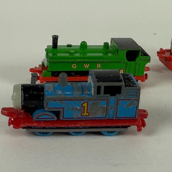 Thomas & Friends Train Set With DVD & 7 Mini Engines Toy Collection - Picture 5 of 11